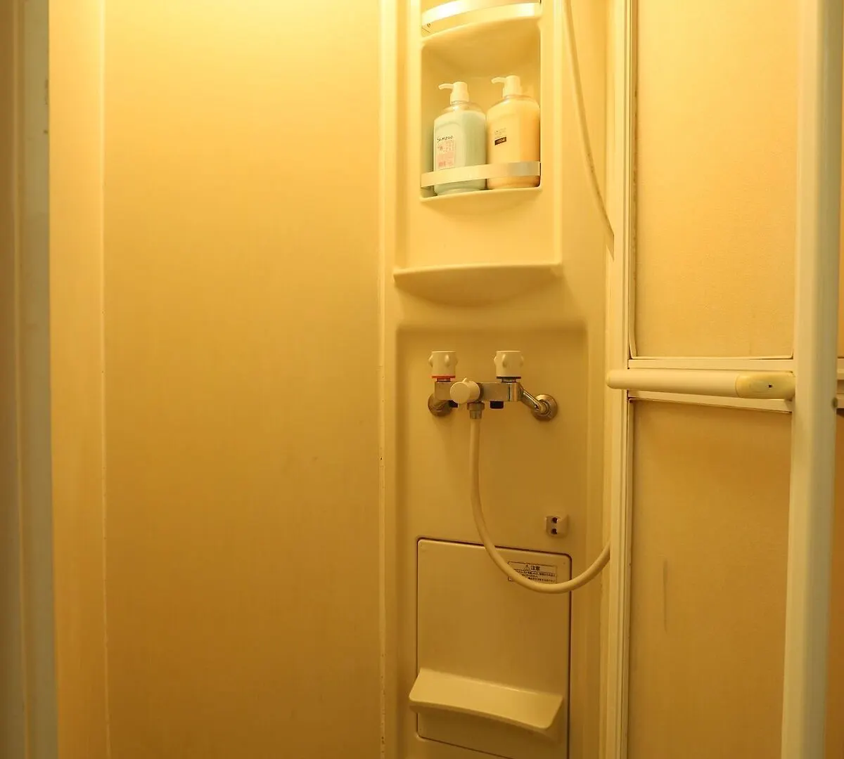 Отель Guesthouse Sennichimae Осака